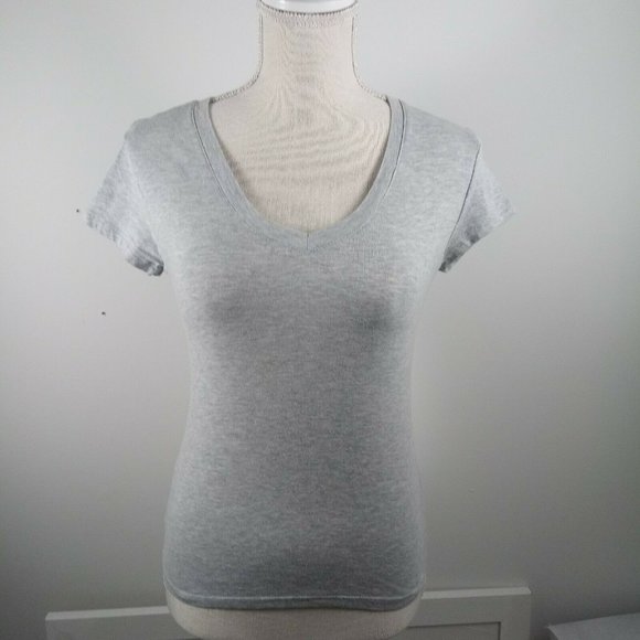 🔥4/$20 Love To Love Classic V-Neck Tee Medium - Picture 2 of 12